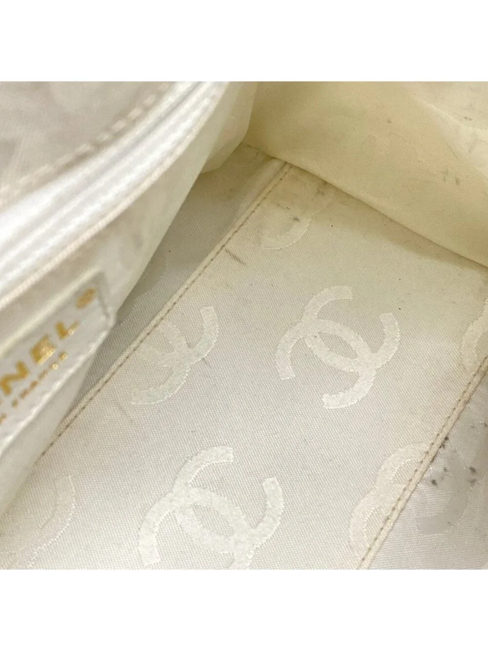 Chanel Handbag White Chain Handle Gold CC Logo Leather
